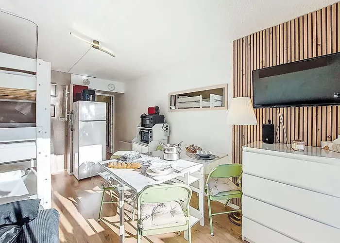 Soyouz Vanguard-107 By Interhome لي كوربيه