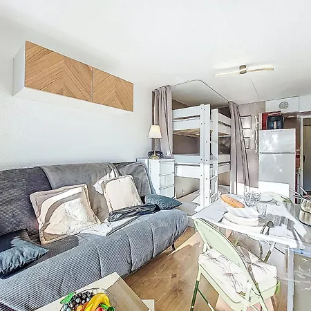 Soyouz Vanguard-107 By Interhome Apartman